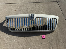 2005-2006 Ford Lincoln Navigator Oem White Chrome Front Grille Assembly 395 2005-2006 Ford Lincoln Navigator Oem White Chrome Front Grille Assembly 395