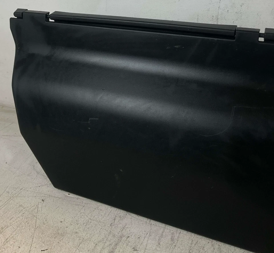 Toyota Tacoma 2016-2018 segunda fila debajo del asiento almacenamiento OEM 5863504010 Foto 2 de 4