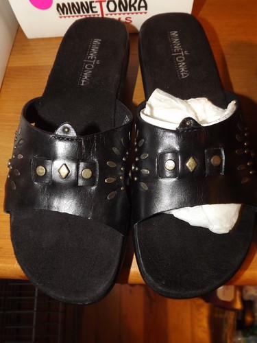 NEW MINNETONKA LEATHER SANDALS STUD SLIDE SZ 5 black NWT - Picture 11 of 11