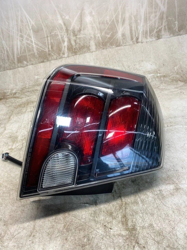 Conjunto de luz trasera izquierda usado se adapta a: Nissan Sentra 2011 cuarto montado 2,0 L exc. Foto 2 de 4