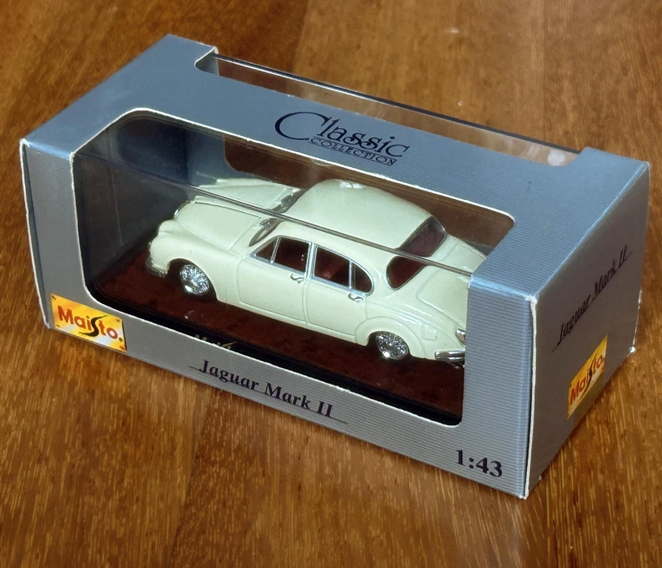 JAGUAR MK II (1959) - MAISTO 31503 - 1/43 - CLASSIC COLLECTION - NUOVA C/SCATOLA - Immagine 2 di 4
