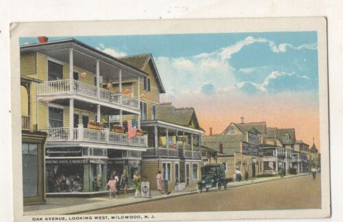Oak Avenue Looking West WILDWOOD NJ Vintage New Jersey Shore Postcard - Picture 1 of 2