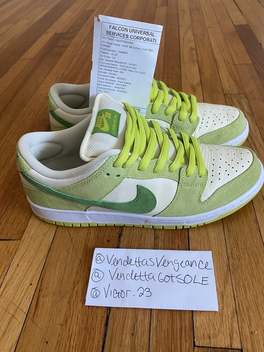 green outsoles nike dunk