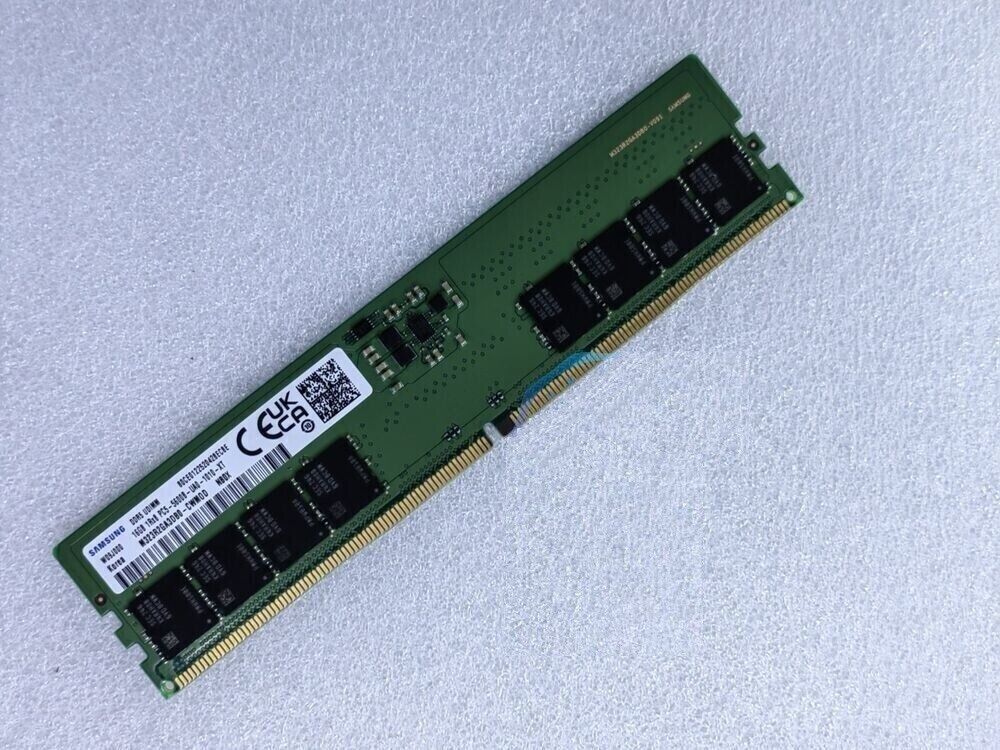 SAMSUNG 16GB DDR5 5600MHz Desktop RAM UDIMM 1Rx8 PC5-5600B SAMSUNG 16GB DDR5 5600MHz Desktop RAM UDIMM 1Rx8 PC5-5600B