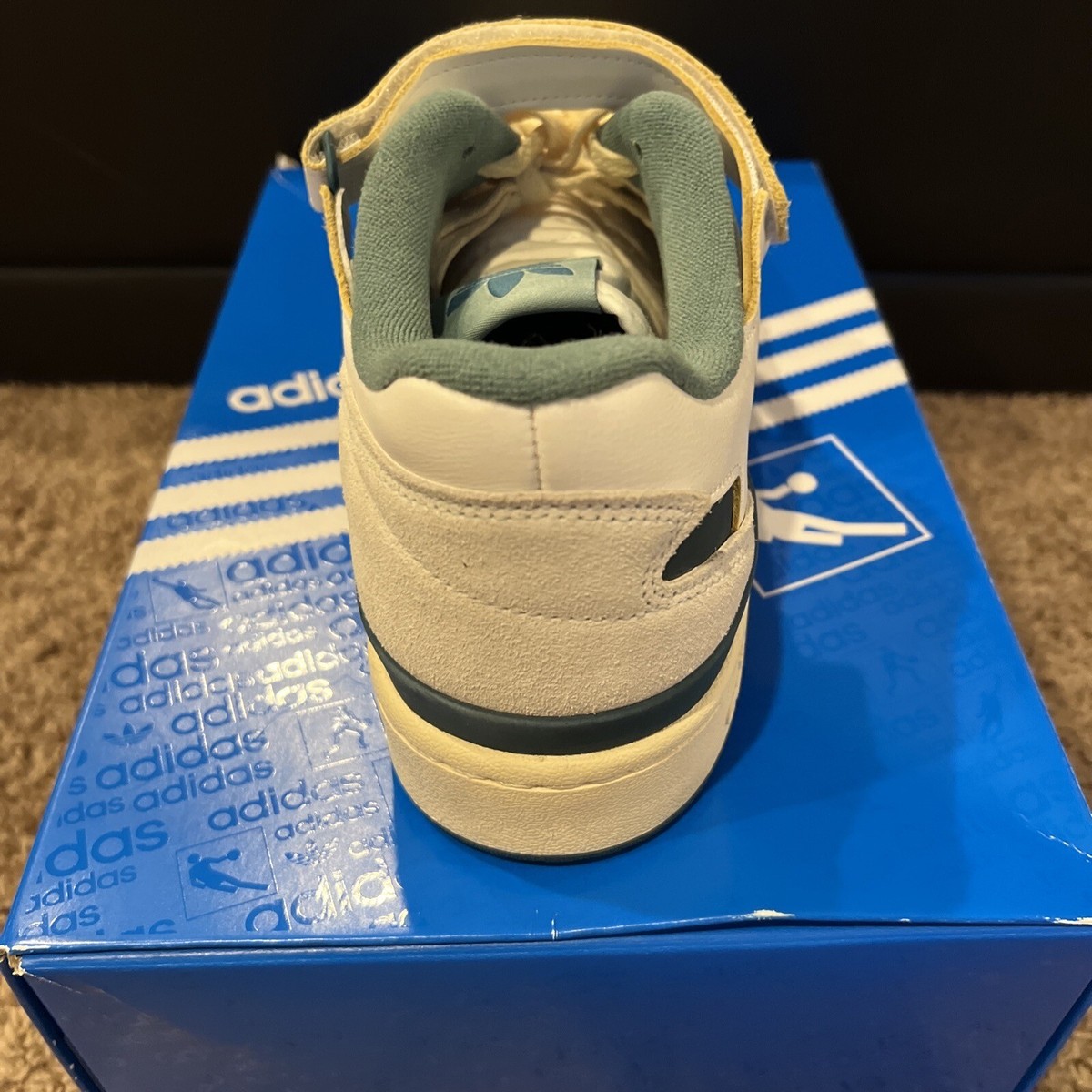 箱 adidas Forum 84 Low 'White Wild Teal' GX4536. Size 12. Fantastic