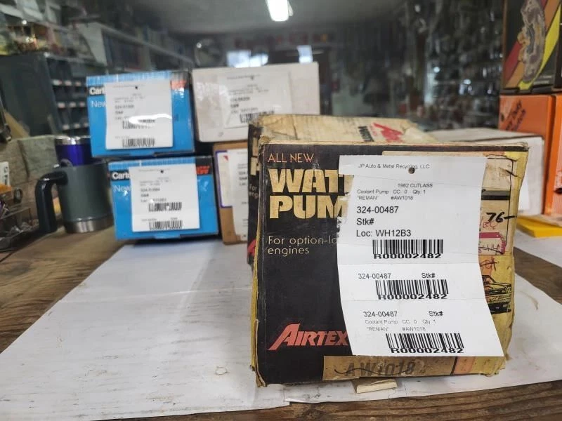 Bomba de refrigerante de motor profesional (Airtex) para Chevy Camaro 80-81 ACDelco 252-582 Foto 3 de 3