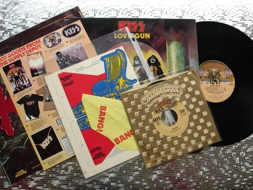 KISS ~ Love Gun ~  1977  LP w/Gun, Order Form, & 7" Single Casablanca NBLP 7057