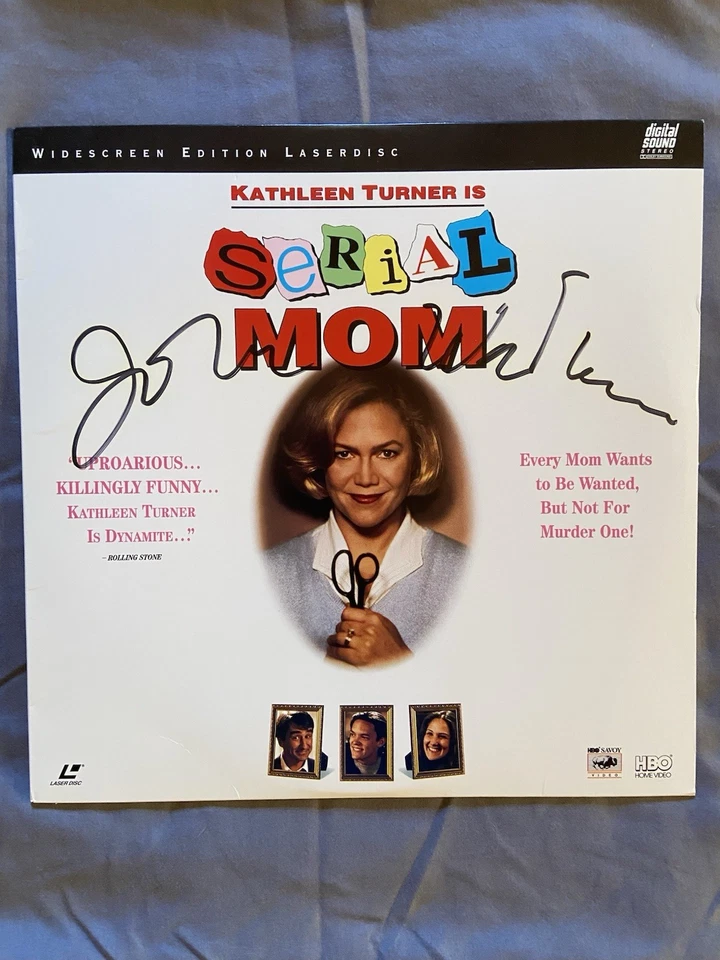 SERIAL MOM-Laserdisc-Signed By Director JOHN WATERS-1994-Protective Cover-HBO - Image 2 of 4