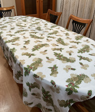 Lennox Holiday Christmas Rectangle Tablecloth Holly Berries Gold Pinecone 60x100