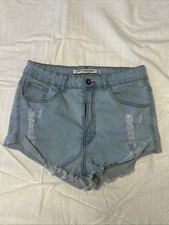 Women  s JW signature Jean short shorts distressed frayed light wash size large