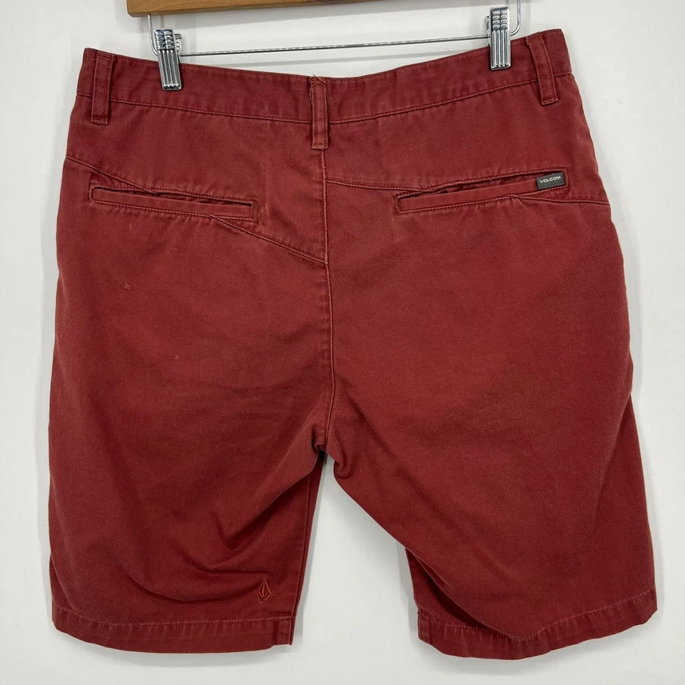 Volcom Chino Shorts Men's Size 32 Red Flat Front Cotton Skate Y2K 10" Inseam - Image 4 of 4