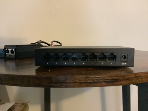 TRENDnet TEG (TEG-S80g) External Switch - Picture 3 of 4