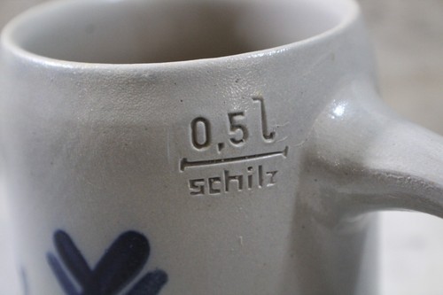Tazza vintage tedesca in gres floreale blu grigio timbro Schilz 0,5L - Foto 7 di 7