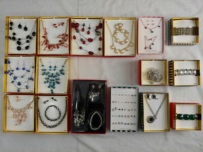 New Lot Pack of 16 Big Box Store Jewelry earring Necklace Bracelet Brooch 500