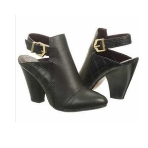 report signature heels