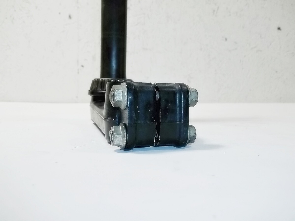 KAWASAKI ZX11 NINJA LOWER TRIPLE TREE FORK HOLDER 44037-1266