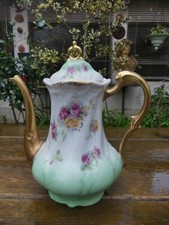 CAFETIERE PORCELAINE DE LIMOGES 1900 DECOR DE ROSES FOND VERT CLAIR 27CM