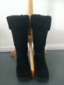 sketchers black boots