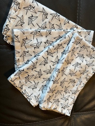 Serviettes en tissu World Market motif grues pliées origami lot de 4 NEUVES paysage de table - Photo 5/5