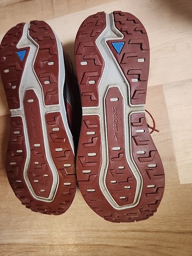 Talla 12 - Hombre Brooks Caldera 5 Rojo Usado en Excelente Condición Sin Plantilla  - Imagen 9 de 16