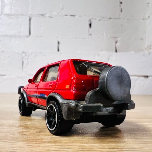 Matchbox 90 VW Volkswagen Golf Red Black MB1038 2018 MBX Country - Picture 4 of 15