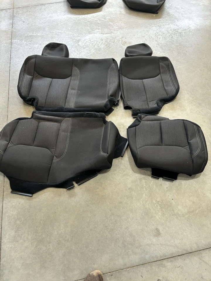 Fundas de asiento originales Jeep Wrangler Unlimited Foto 2 de 4