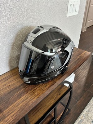 XL Alpinestars Supertech R10 helmet Black/Silver/gloss carbon colorway