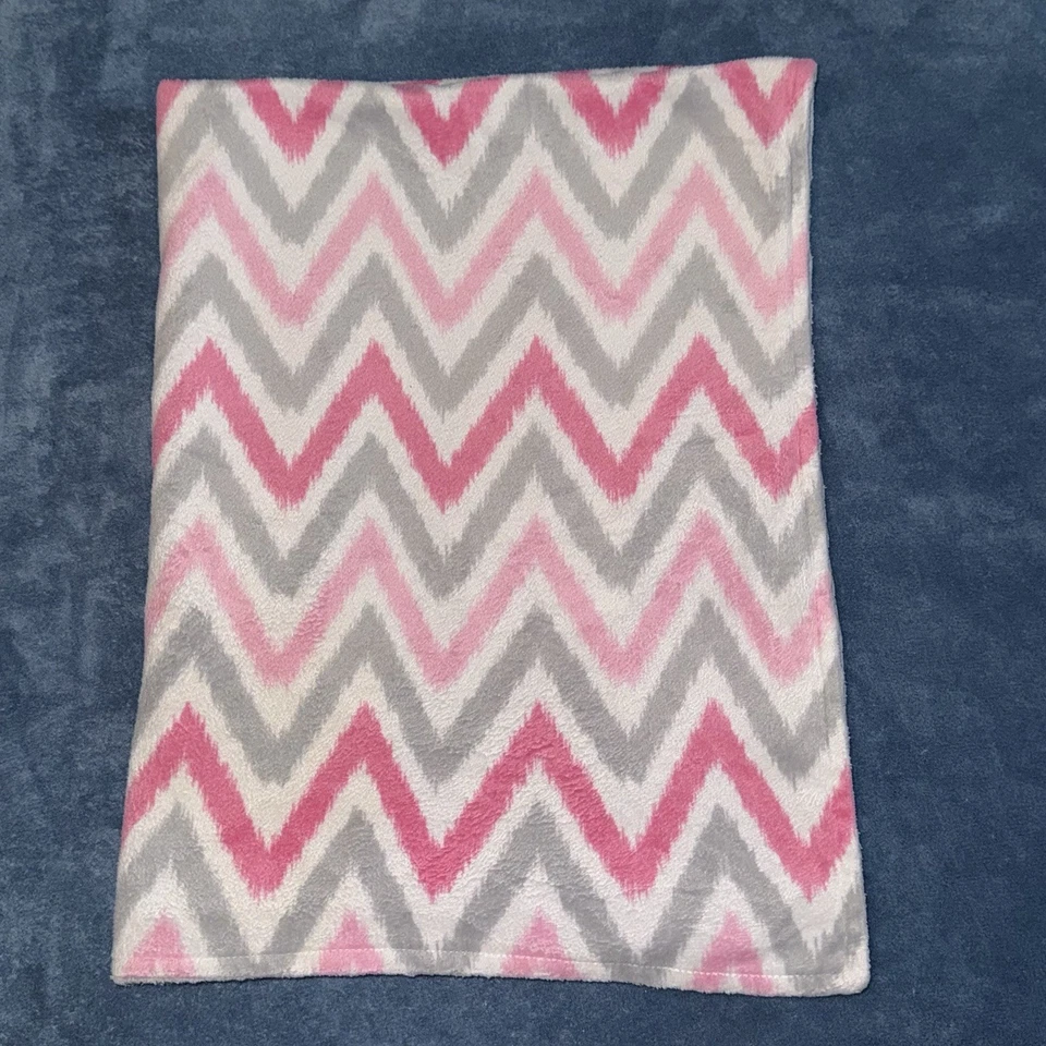 Милое детское одеяло Target Circo Chevron Zig Zag Pink Gray White Minky Bumpy Dot - Изображение 2 из 4