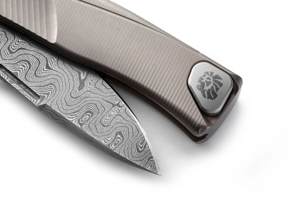 Cuchillos LionSteel Thrill Slip-joint TL D GY Damasco Gris Titanio Foto 4 de 4