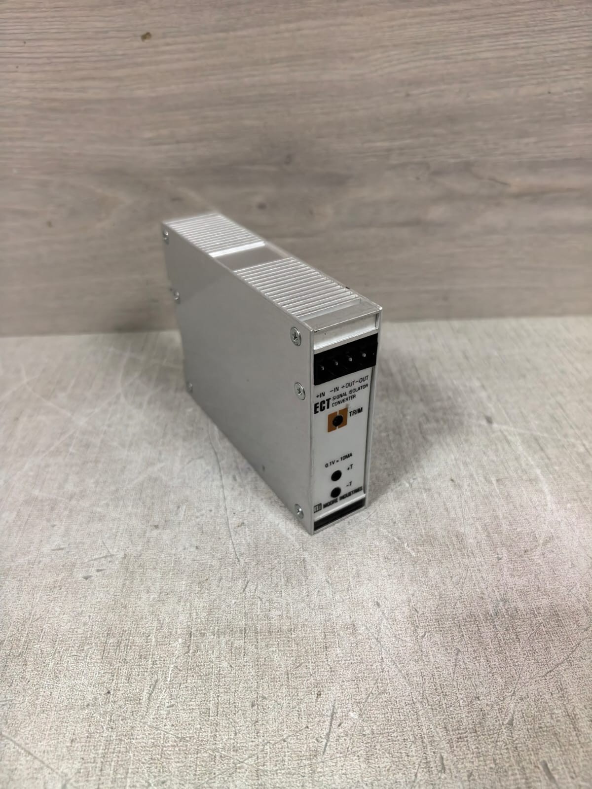 MOORE INDUSTRIES ECT/4-20MA/4-20MA/5.5VLP MOORE INDUSTRIES ECT/4-20MA/4-20MA/5.5VLP SIGNAL ISOLATOR CONVERTER 3