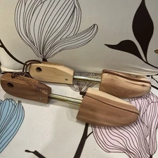 G H Bass & Co. Aromatic Cedar Shoe Trees  Size S 6.5 - 8 Rochester Shoe Tree Co.