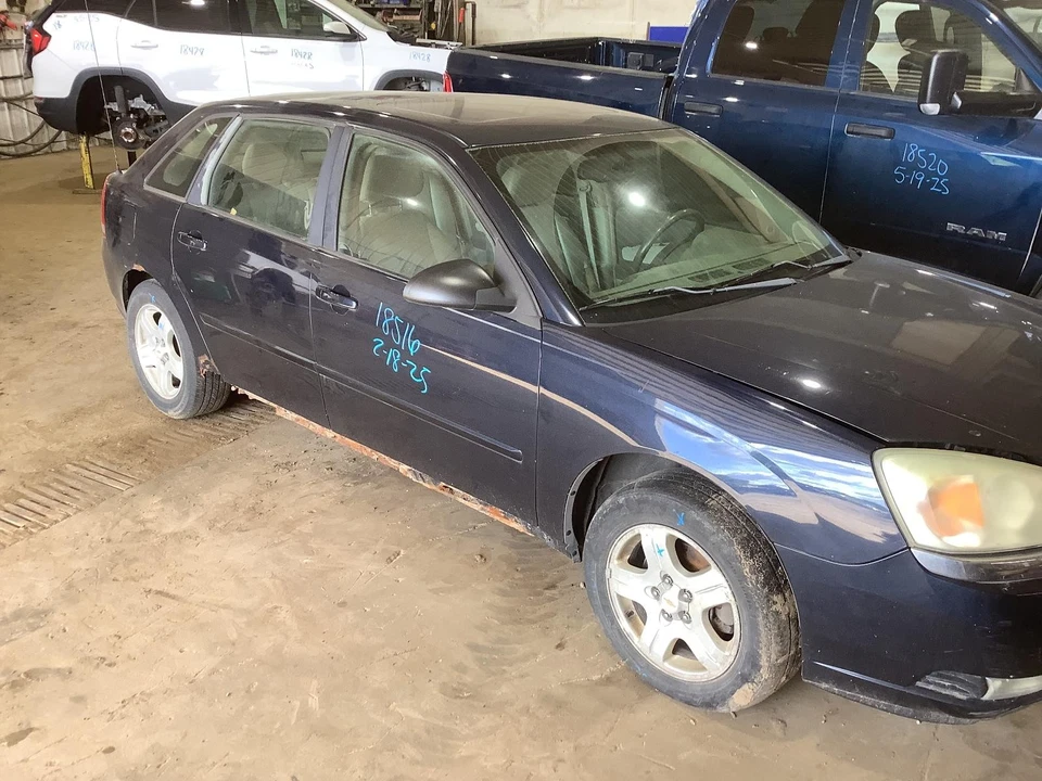 Used Front Right Door Assembly Front fits: 2004 Chevrolet Malibu Front Right Gra Foto 3 de 4