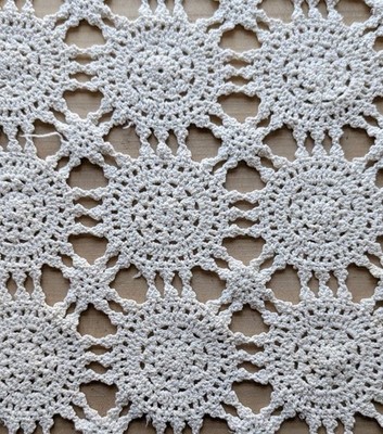 Vtg Crochet Bed Cover Spread Twin Ivory Cotton Medallion Cottage Granny 48x84