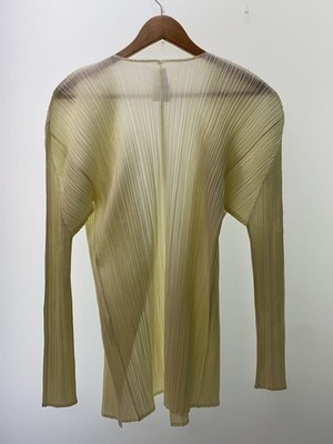 PLEATS PLEASE MONTHLY カーディガンIVORY PLEATS PLEASE ISSEY MIYAKE - PLEATS PLEASE MONTHLY カーディガン