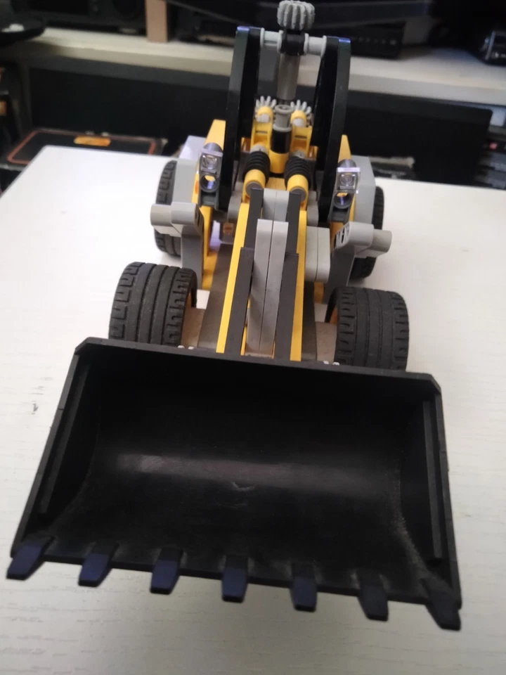 LEGO Technic 8271 Wheel Loader, foto 4 de 5