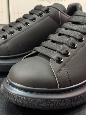 Alexander McQueen Oversized Sneaker Black Leather Chunky Platform Alexander McQueen Oversized Sneaker Black Leather Chunky Platform