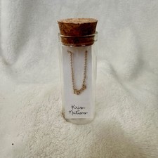 Collana Kris Nations Oro 18k Sovrapposizione Lunghezza Regolabile 16"-18" Amore Corsivo