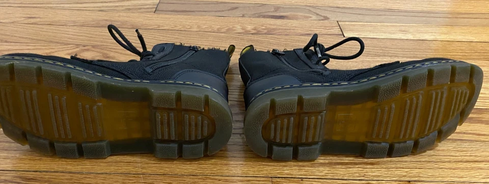 Doc Martens Youth Black UK 1 US 2 EU 33 - Com solas saltitantes - Nylon/zippers - Imagem 3 de 4