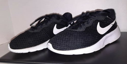 white nike tanjun junior