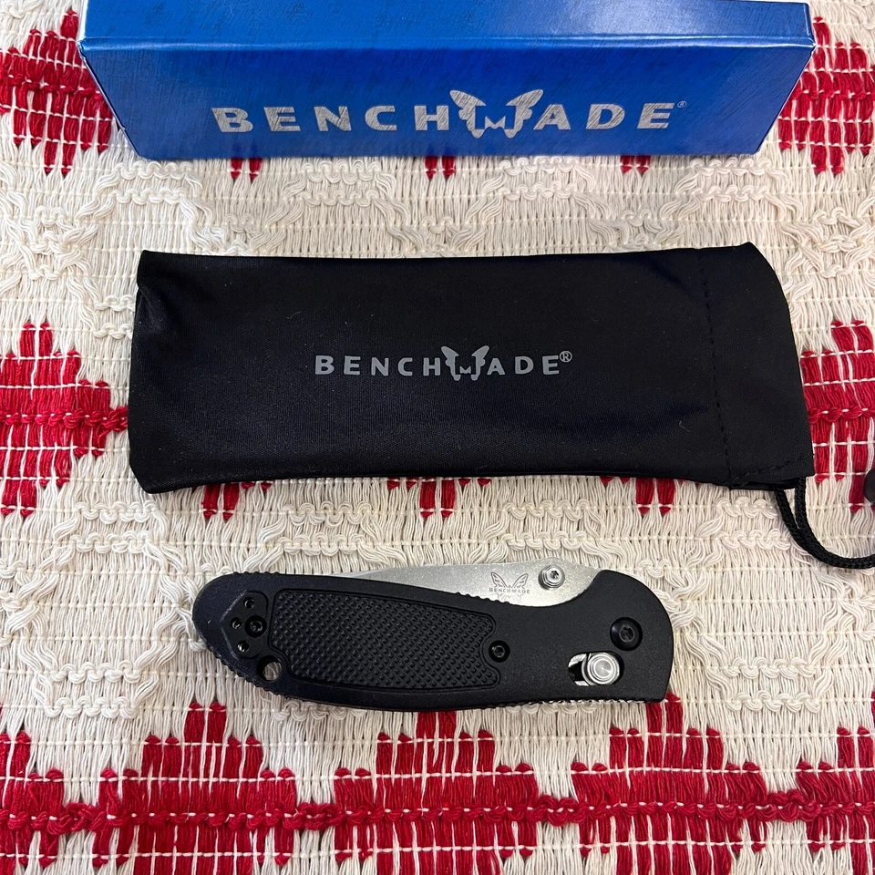 Nova faca dobrável Benchmade Mini Griptilian 556-S30V 2,91" cabo de náilon preto - Imagem 4 de 4