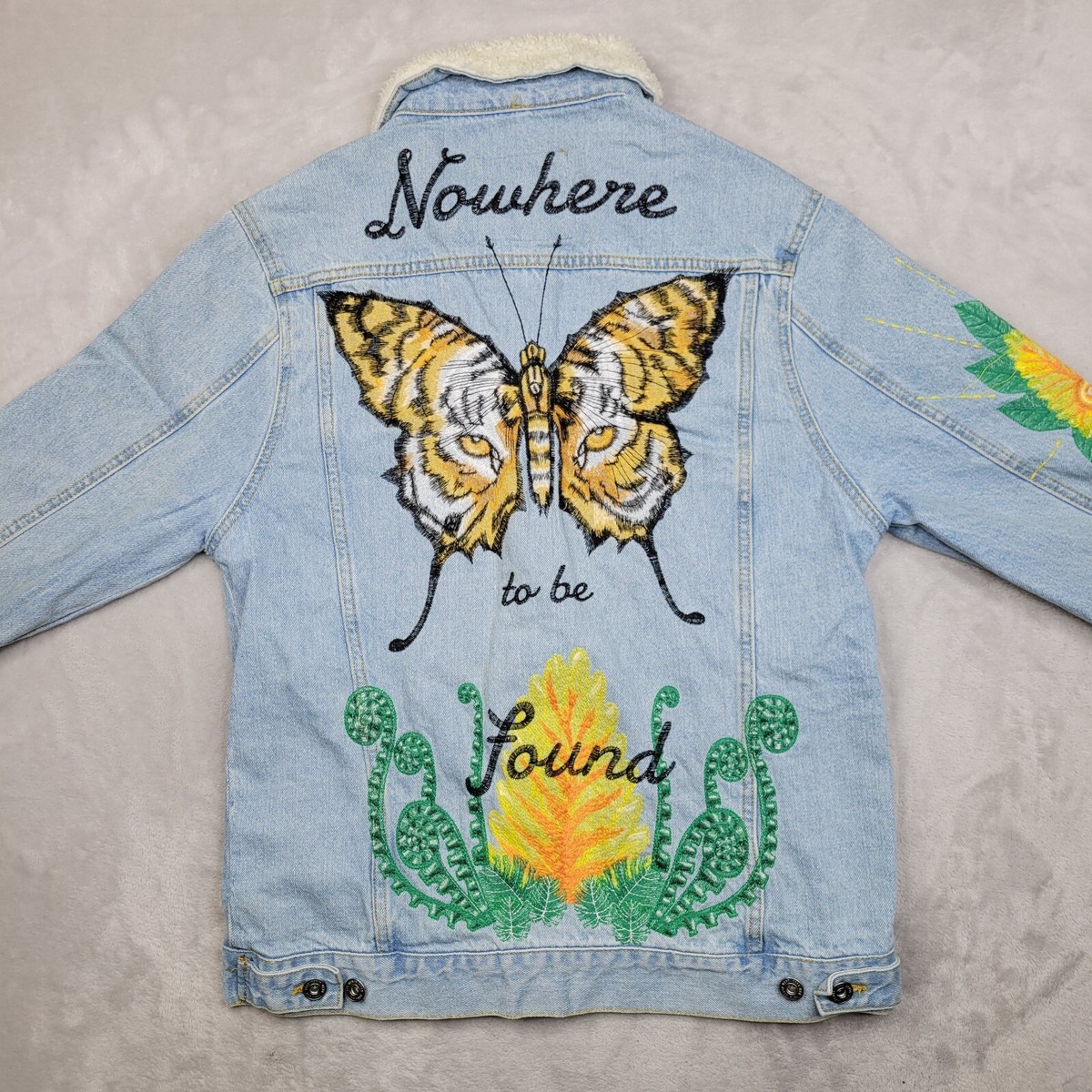 ジャケット・アウター ZARA flower denim jacket ZARA FLORAL PRINT DENIM JACKET 🔖Cropped fit jacket made of