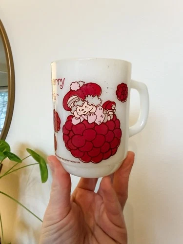 Vtg Raspberry Tart Milk Glass White Mug Strawberry Shortcake 1980 Anchor Hocking
