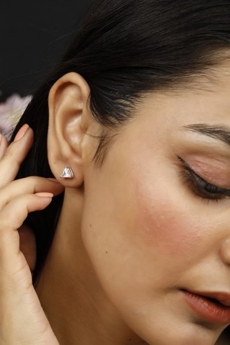 2 kt F-G VS IGI zertifizierter Trillion Lab Grown Diamant Ohrstecker 14 kt Weißgold - Bild 6 von 9