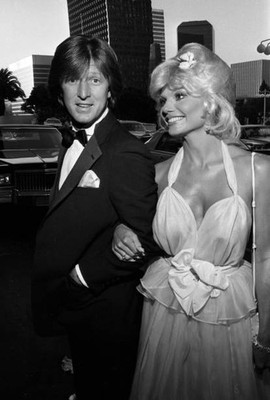 Gary Sandy and Loni Anderson Circa 1980's Movie TV Historic Old Photo 12