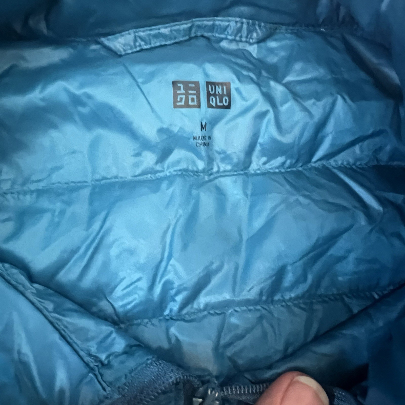 Uni Qlo Packable Down Jacket Size Medium - image 3