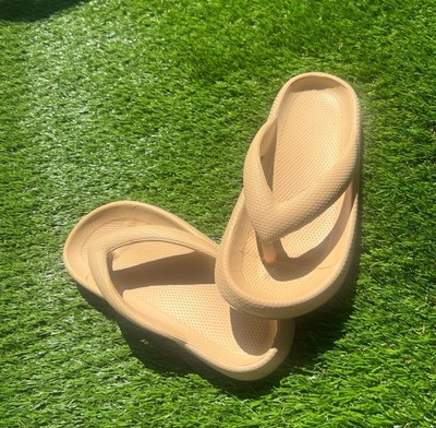 Beige women s size 6 pillow sandals Flip Flop Lightweight Casual super soft 