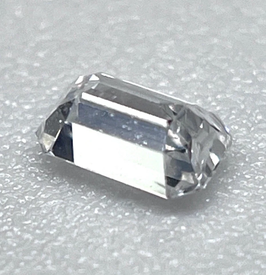 GIA Certified 1/4 Carat H/VVS2 Emerald Step Cut Natural Diamond 3.9X3.2mm NEW - Image 3 of 4