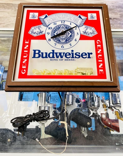 Vintage BUDWEISER Deluxe King of Beers LIGHTED CLOCK SIGN Clydesdales Made USA