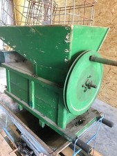 PIGIATRICE PER UVA IN LEGNO ANTICA CON FUNZIONI MANUALI.