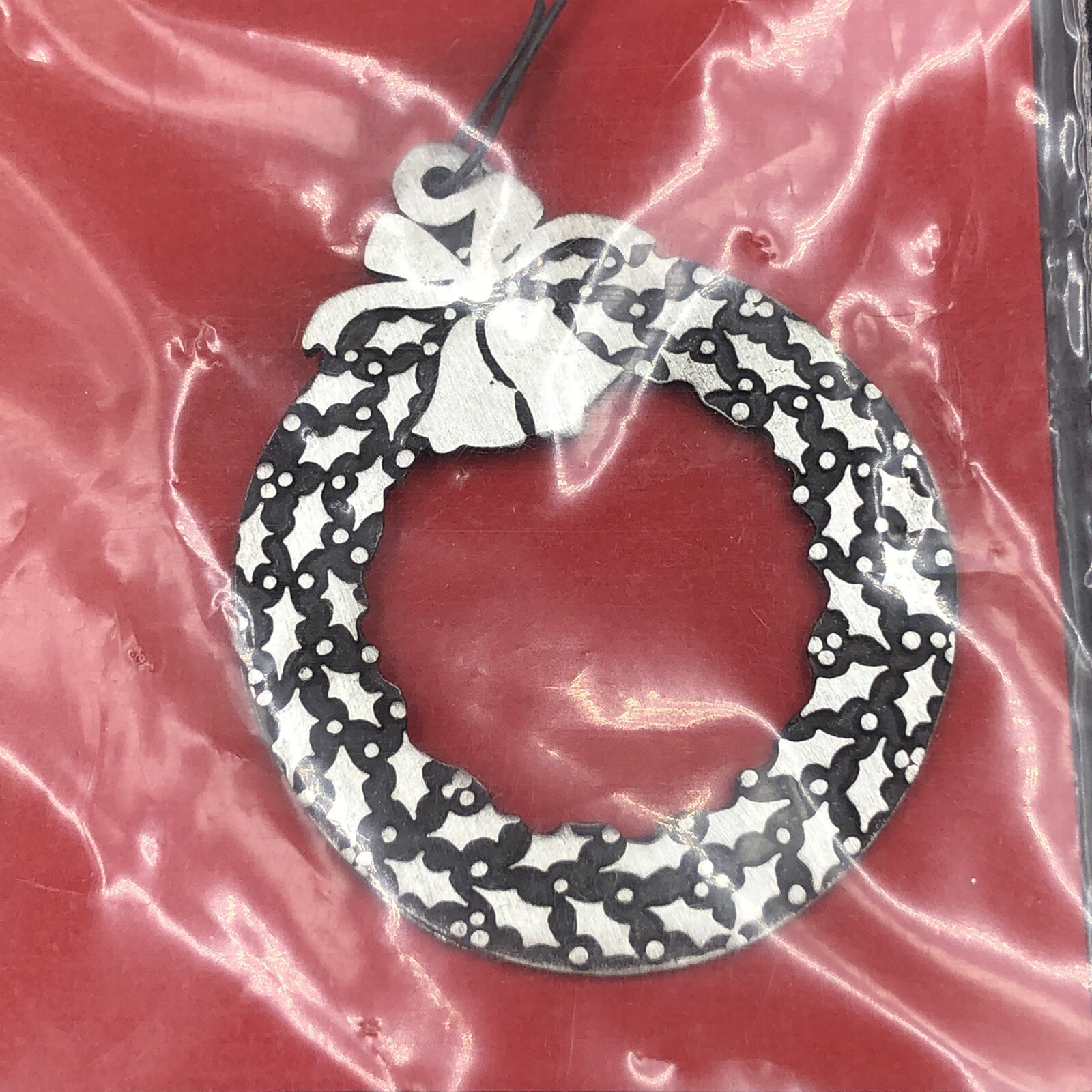 Lot Of 3 Woodbury Pewter Christmas Ornaments Wreath Seasons Greetings